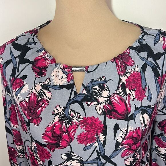 (3/$15) Cato Stretch Floral blouse size XS - Picture 2 of 12